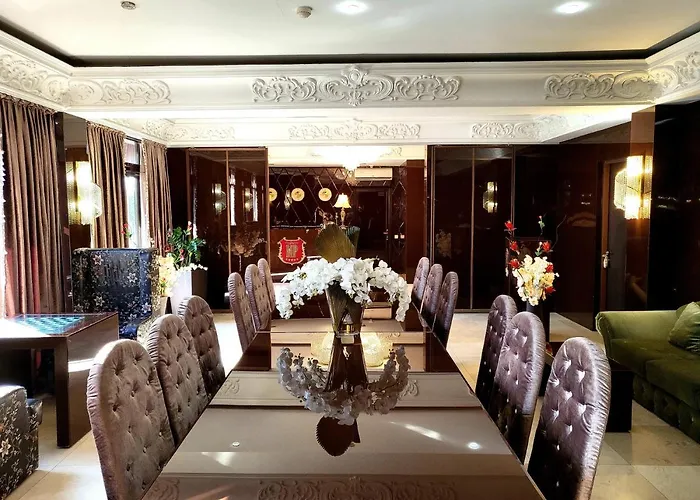 Maxim Pasha Hotel